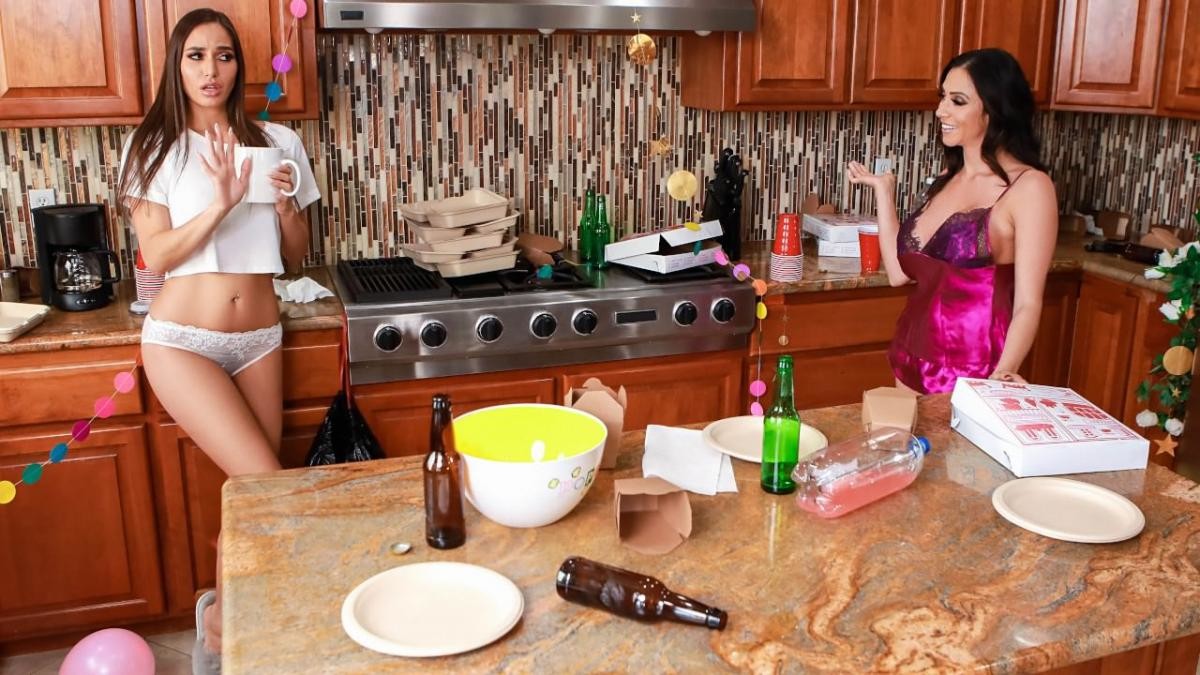 Отец и дочь на кухне (201 видео)